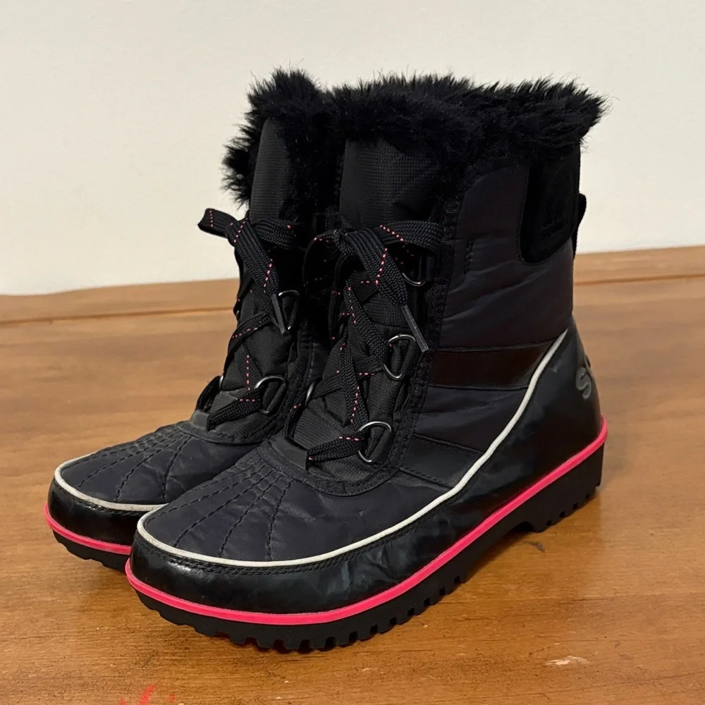 Sorel Trivoli ll  Black and Pink Winter Boots Size 7